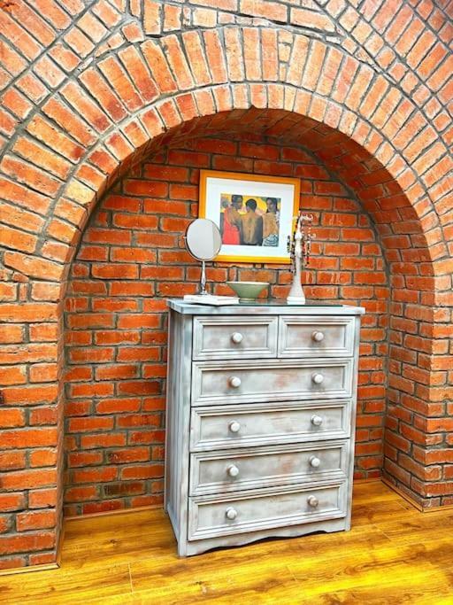 True Colours Apartment In Central Location Bangor  Extérieur photo
