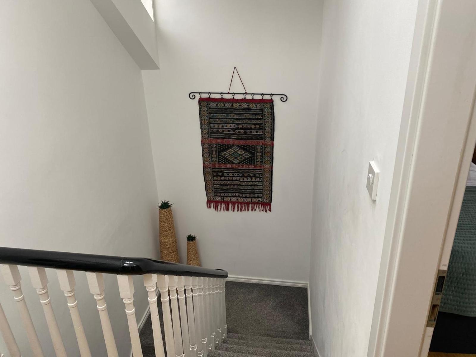 True Colours Apartment In Central Location Bangor  Extérieur photo