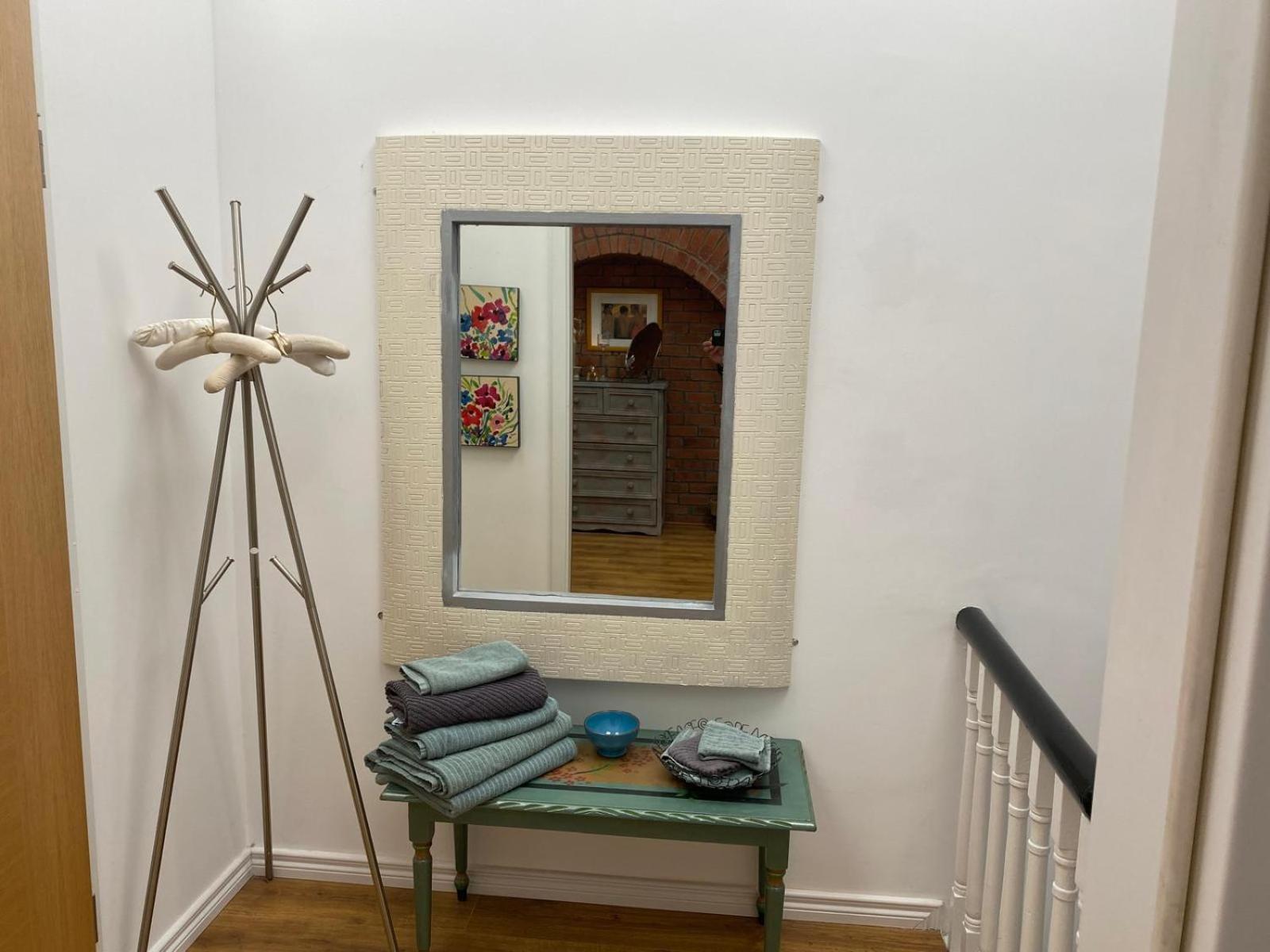 True Colours Apartment In Central Location Bangor  Extérieur photo