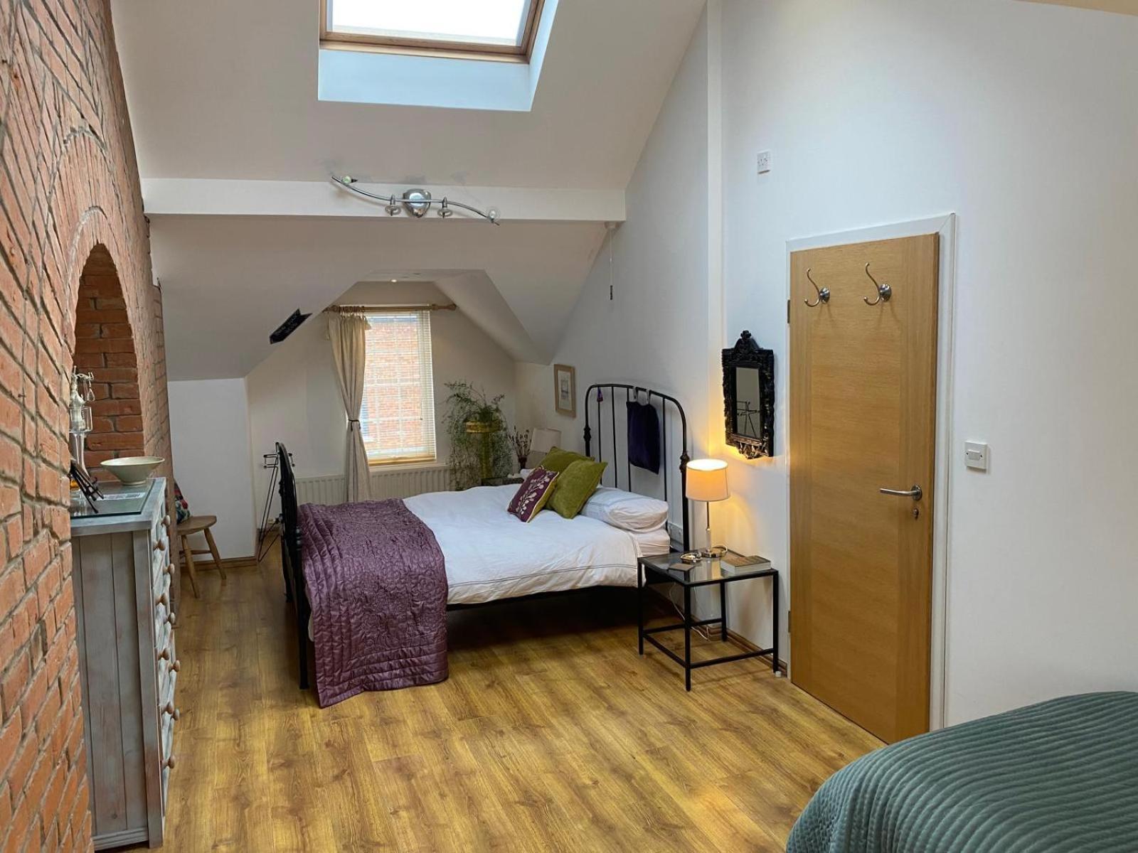 True Colours Apartment In Central Location Bangor  Extérieur photo